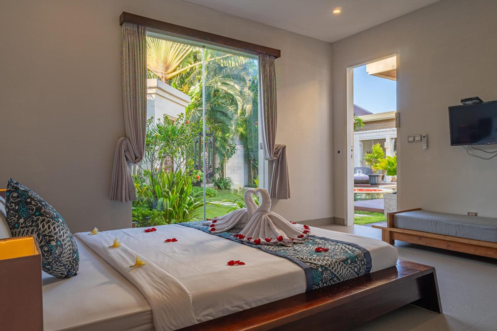 Luxury - Villa K - Central Seminyak Экстерьер фото