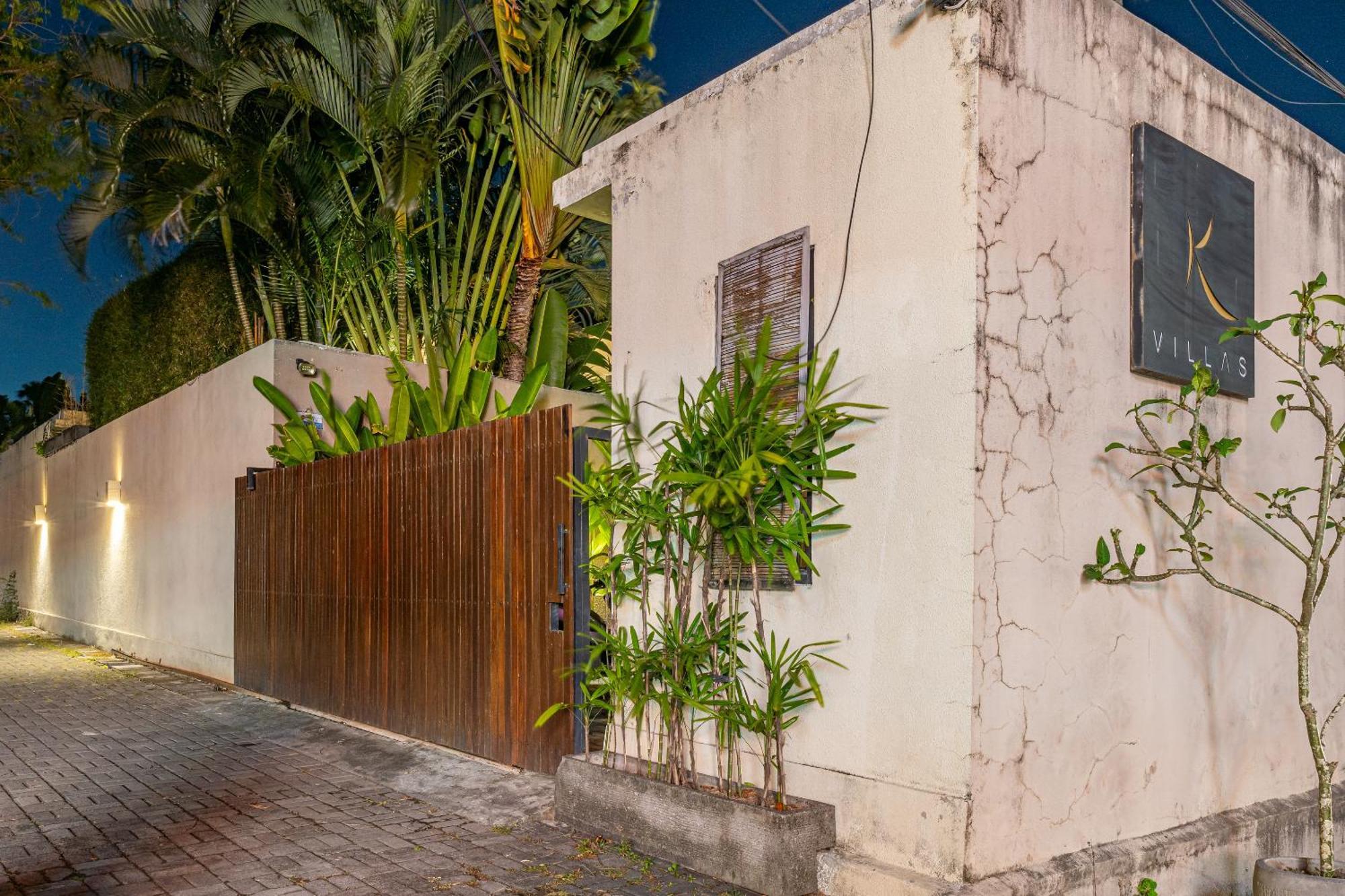 Luxury - Villa K - Central Seminyak Экстерьер фото