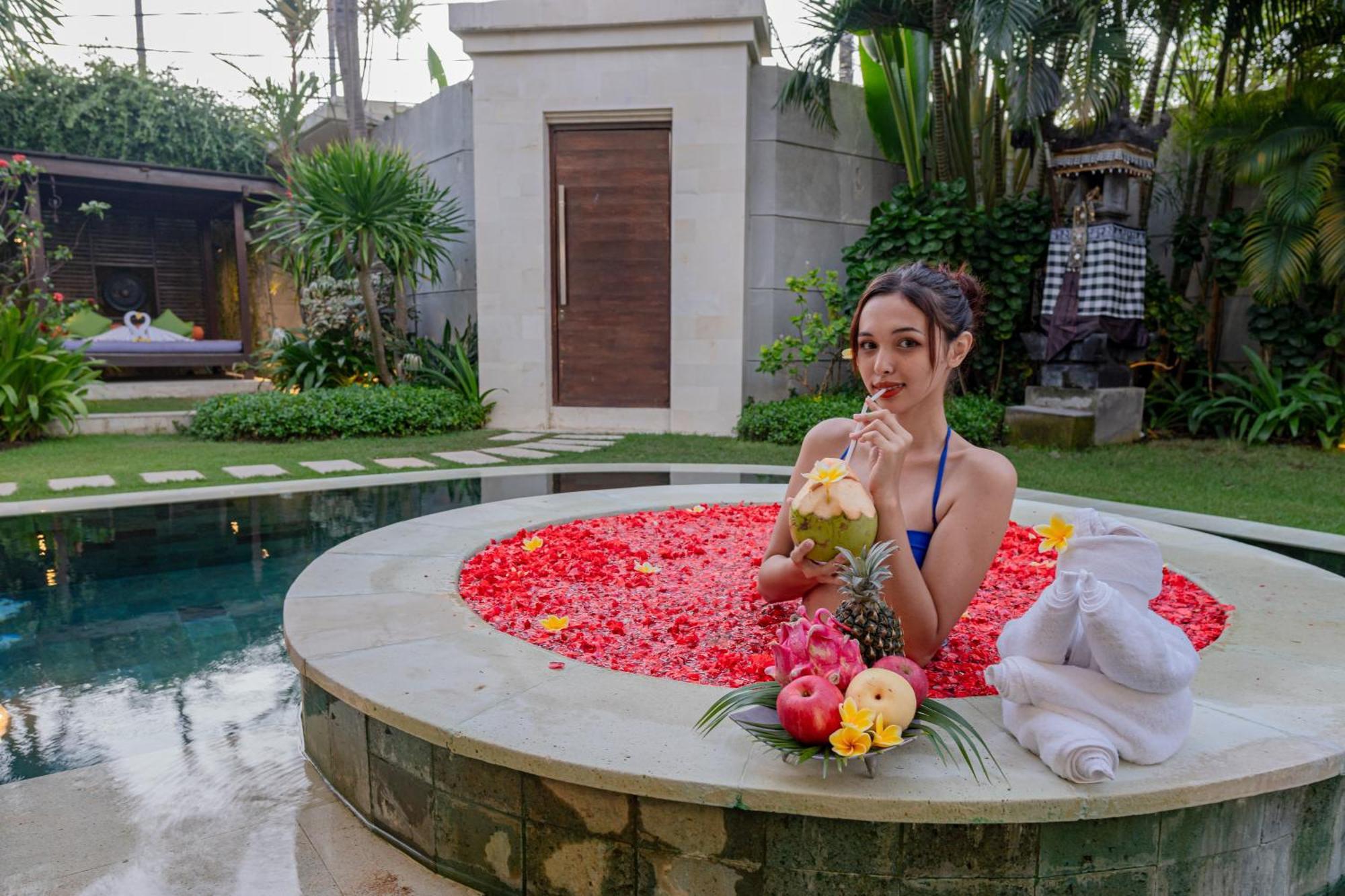 Luxury - Villa K - Central Seminyak Экстерьер фото