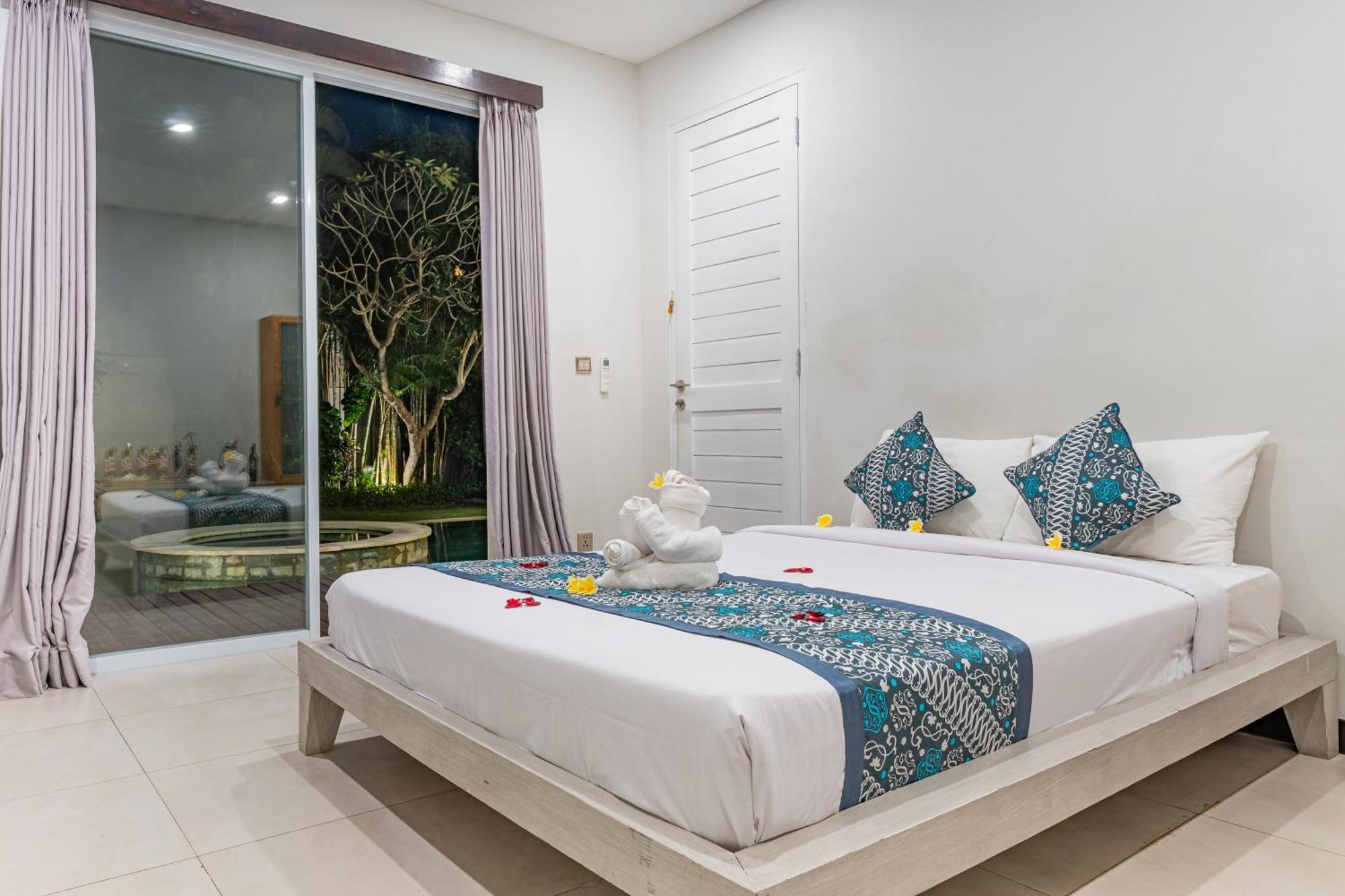 Luxury - Villa K - Central Seminyak Экстерьер фото