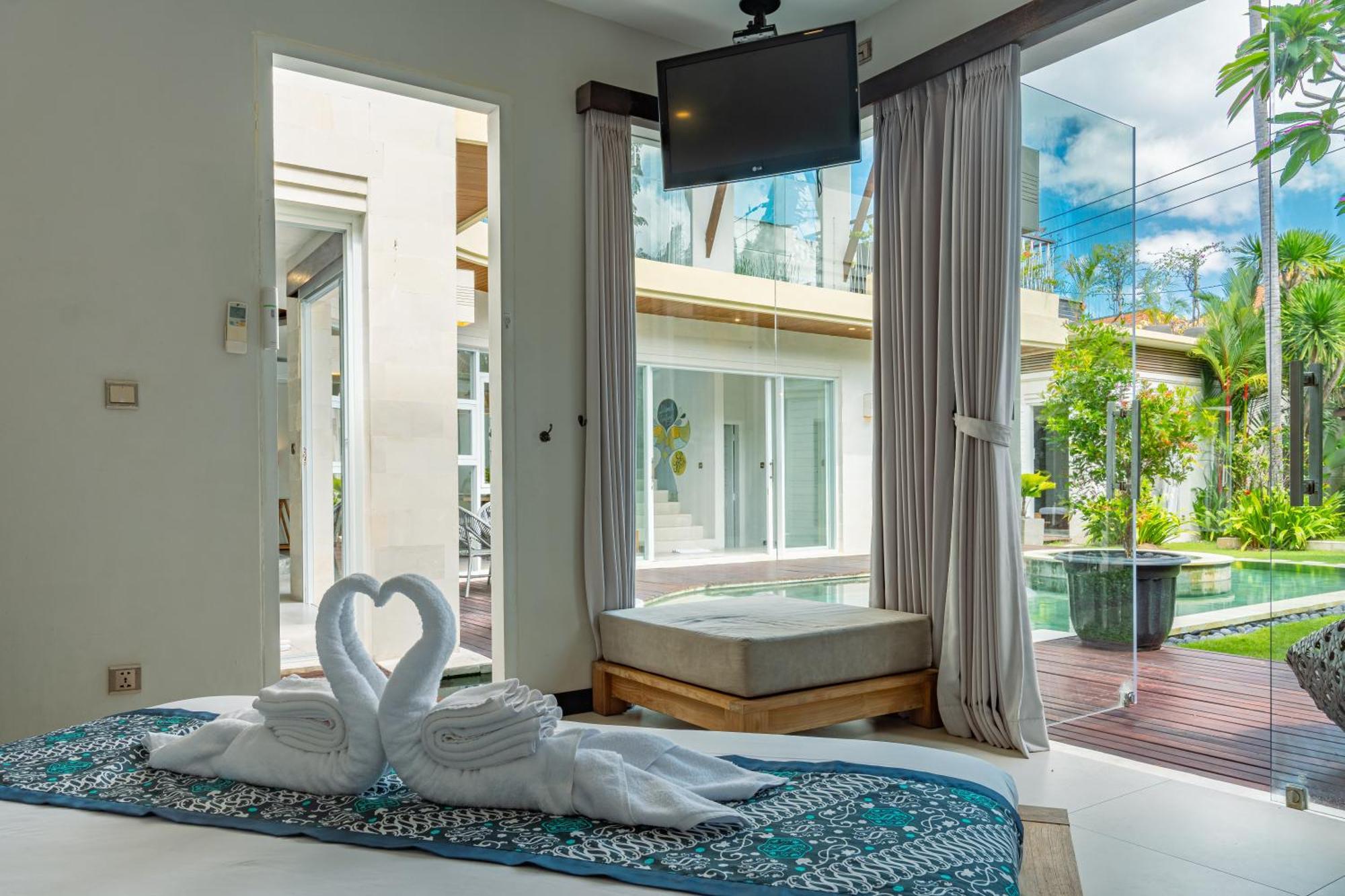 Luxury - Villa K - Central Seminyak Экстерьер фото