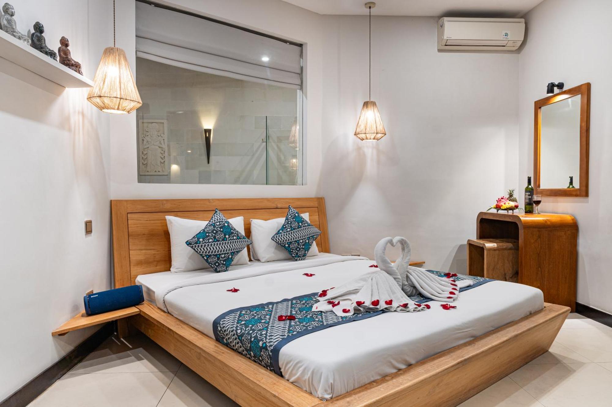 Luxury - Villa K - Central Seminyak Экстерьер фото